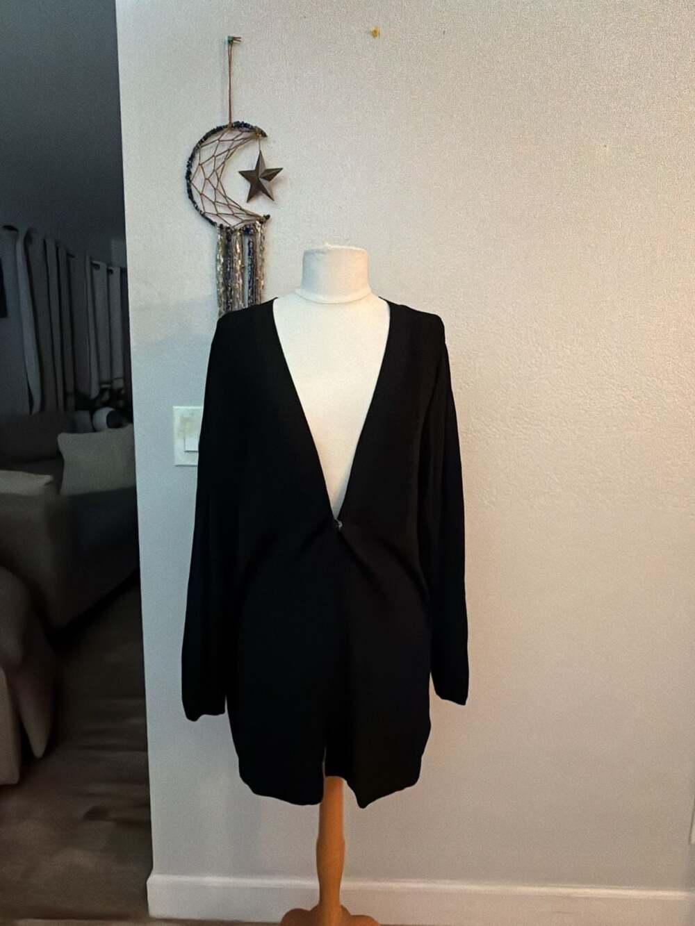 Jones Wear Long Sleeve Black Ruched V-Neck Dress